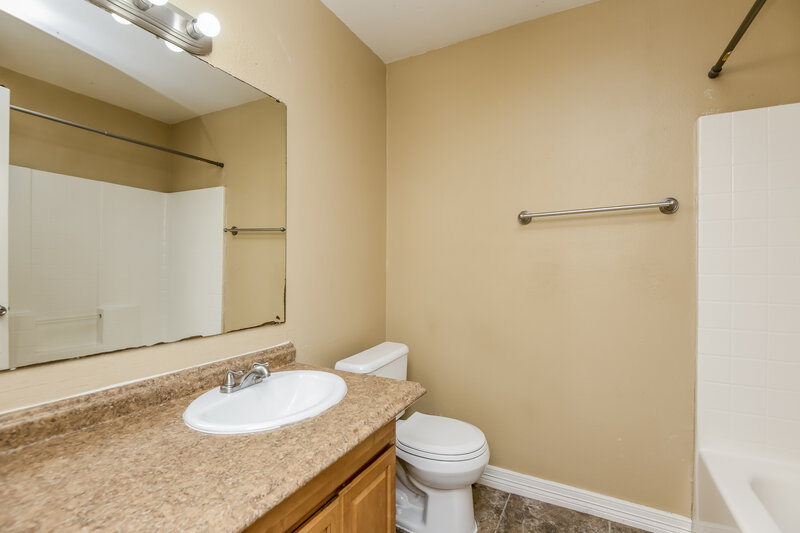 2,120/Mo, 9124 Rowland St White Settlement, TX 76108 Bathroom View