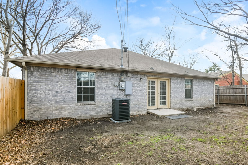 2,120/Mo, 9124 Rowland St White Settlement, TX 76108 Rear View