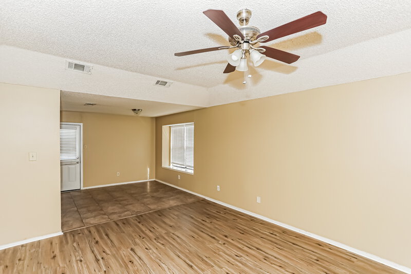 2,060/Mo, 10104 Pack Saddle Trail Fort Worth, TX 76108 Living Room View