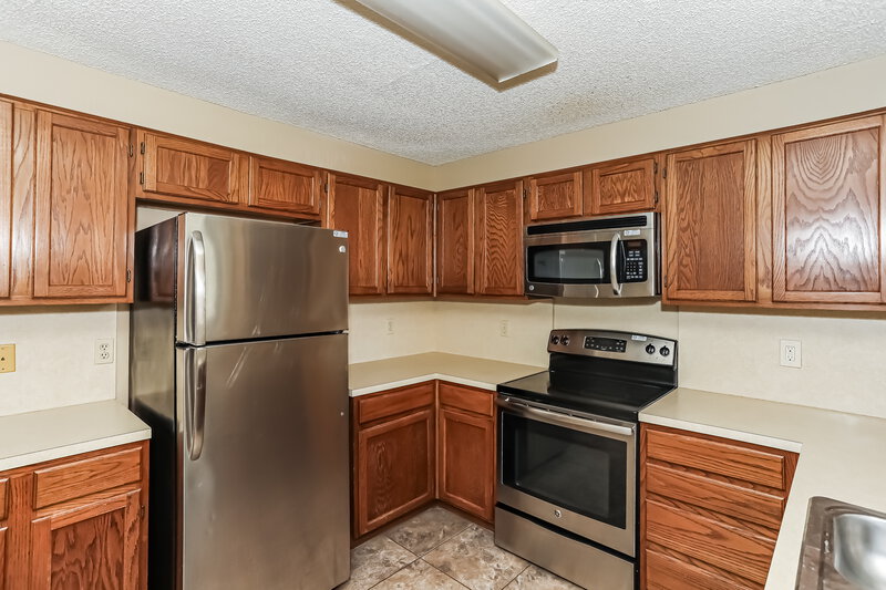2,060/Mo, 10104 Pack Saddle Trail Fort Worth, TX 76108 Kitchen View 3