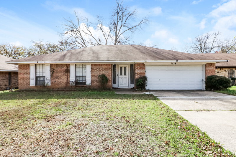 1,895/Mo, 7528 Beckwood Dr Fort Worth, TX 76112 External View