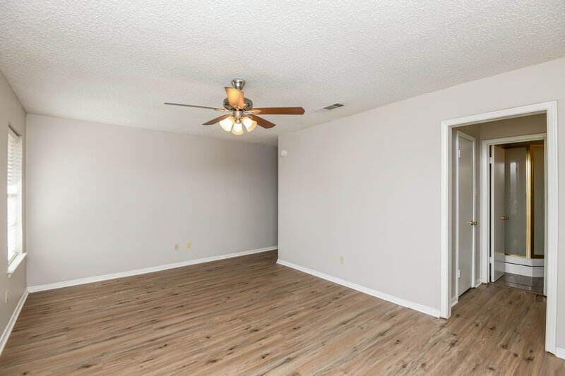 1,895/Mo, 7528 Beckwood Dr Fort Worth, TX 76112 Main Bedroom View