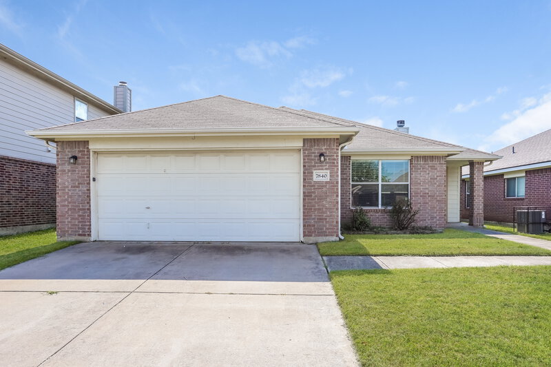 2,120/Mo, 7840 Whitney Ln Fort Worth, TX 76112 External View
