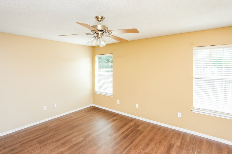2,120/Mo, 7840 Whitney Ln Fort Worth, TX 76112 Main Bedroom View