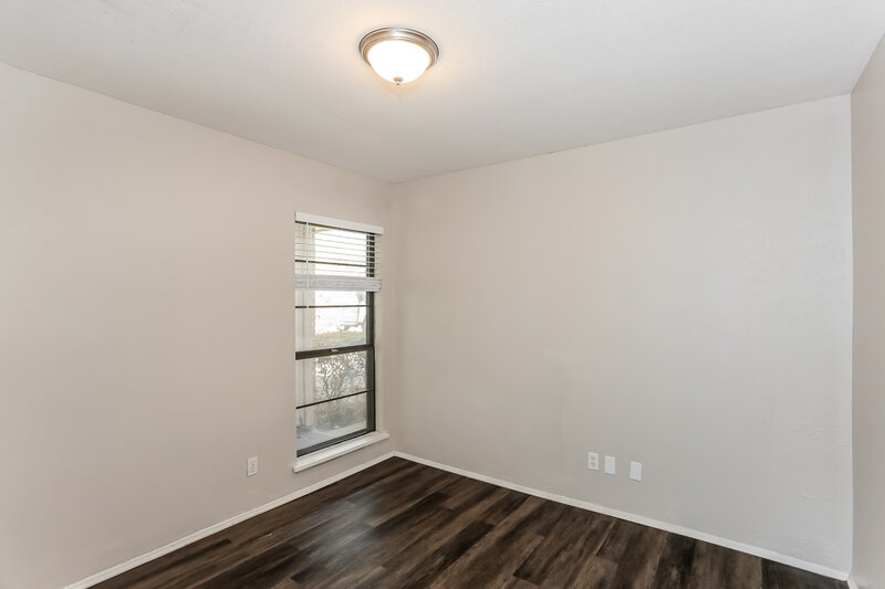 1,975/Mo, 7521 Kingsmill Terrace Fort Worth, TX 76112 Bedroom View 2