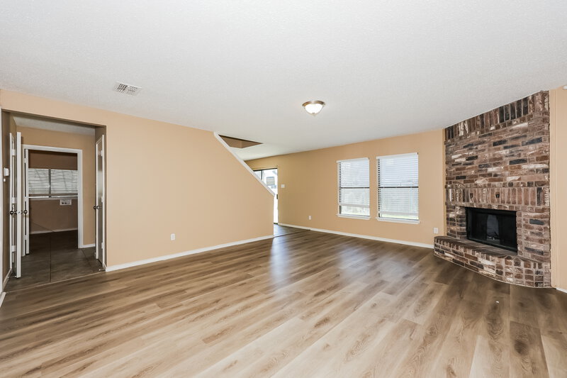 2,095/Mo, 3505 Chapel Pointe Trail Fort Worth, TX 76116 Living Room View 2