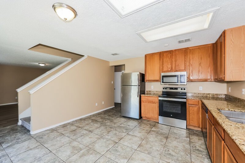 2,095/Mo, 3505 Chapel Pointe Trail Fort Worth, TX 76116 Kitchen View 2