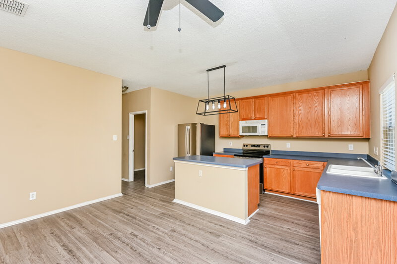 2,240/Mo, 10172 Chapel Springs Trail Fort Worth, TX 76116 Kitchen View