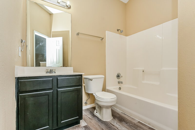 2,240/Mo, 10172 Chapel Springs Trail Fort Worth, TX 76116 Bathroom View