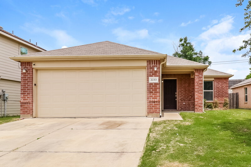 2,080/Mo, 2233 Sims Dr Fort Worth, TX 76119 External View