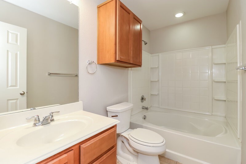 2,080/Mo, 2233 Sims Dr Fort Worth, TX 76119 Main Bathroom View