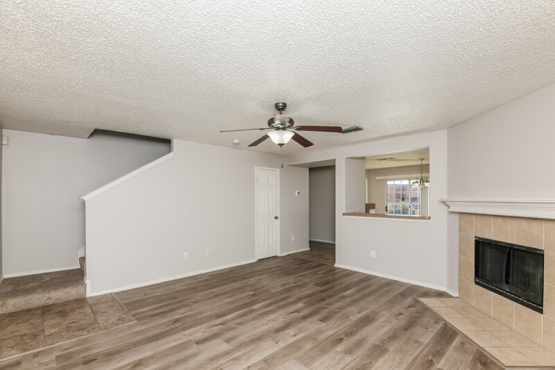 1,910/Mo, 8012 Whitney Ln Fort Worth, TX 76120 Living Room View 2