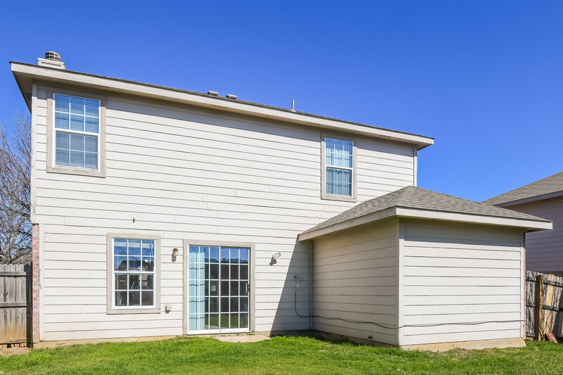 1,910/Mo, 8012 Whitney Ln Fort Worth, TX 76120 Rear View 2