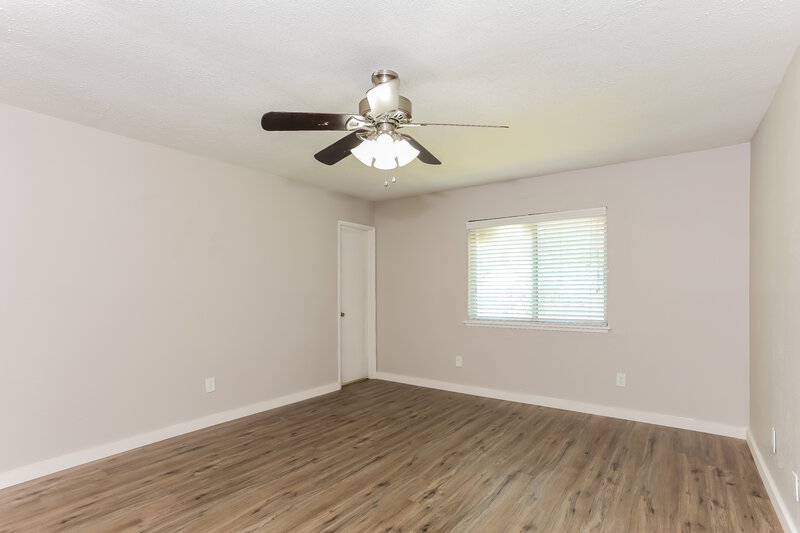 1,865/Mo, 6933 Sandstone Ct Fort Worth, TX 76120 Main Bedroom View