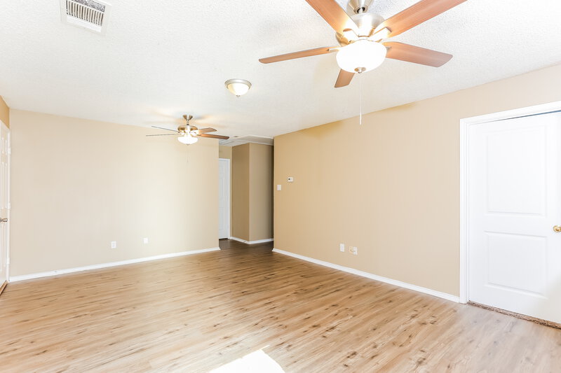 2,395/Mo, 7404 Arbor Park Dr Fort Worth, TX 76120 Loft View