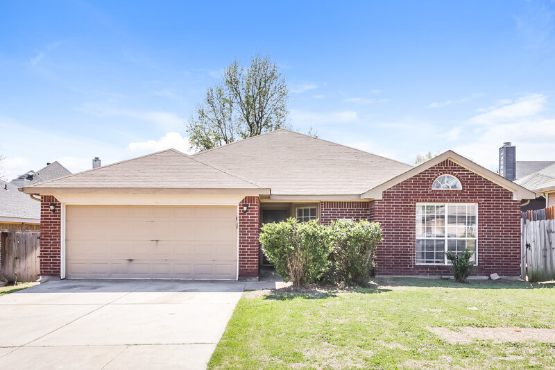 0/Mo, 7448 Ashcroft Circle Fort Worth, TX 76120 External View