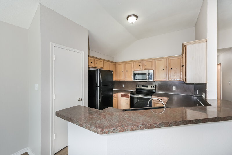 0/Mo, 7448 Ashcroft Circle Fort Worth, TX 76120 Kitchen View