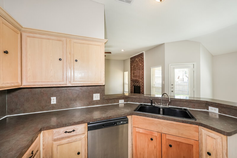 0/Mo, 7448 Ashcroft Circle Fort Worth, TX 76120 Kitchen View 3
