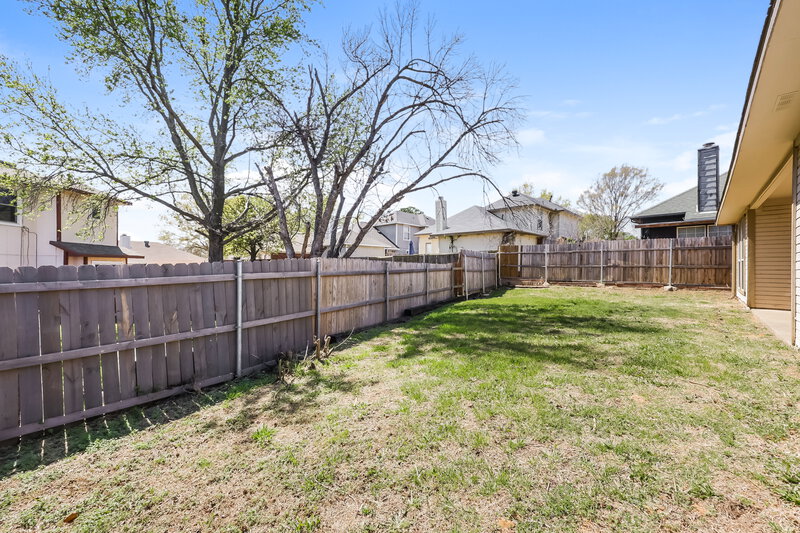 0/Mo, 7448 Ashcroft Circle Fort Worth, TX 76120 Rear View