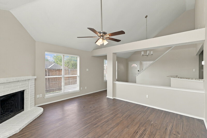1,765/Mo, 7400 Ashcroft Circle Fort Worth, TX 76120 Living Room View