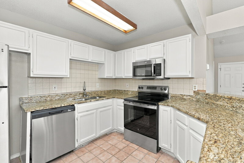 1,765/Mo, 7400 Ashcroft Circle Fort Worth, TX 76120 Kitchen View