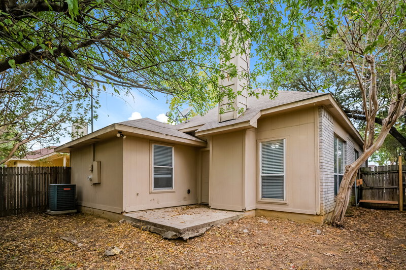 2,085/Mo, 7456 Arbor Hill Dr Fort Worth, TX 76120 Rear View