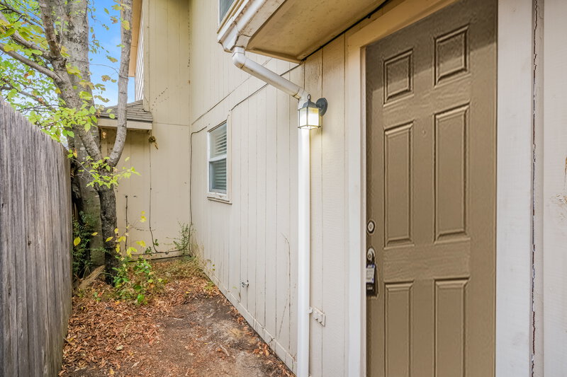 2,085/Mo, 7456 Arbor Hill Dr Fort Worth, TX 76120 Side View
