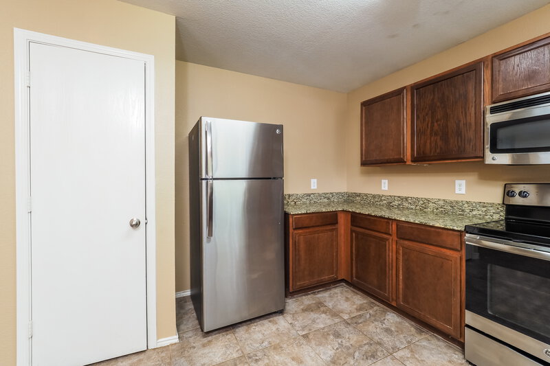 2,130/Mo, 8105 Colbi Ln Fort Worth, TX 76120 Kitchen View 5