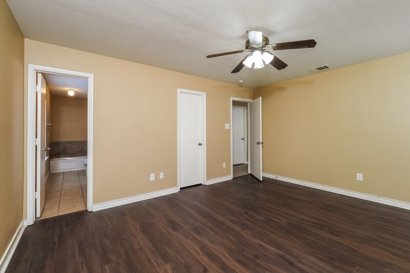 2,130/Mo, 8105 Colbi Ln Fort Worth, TX 76120 Main Bedroom View 2