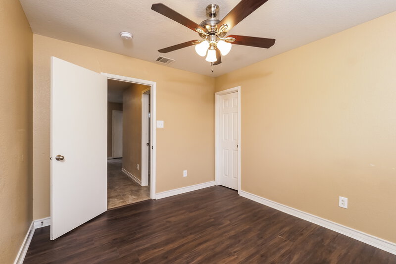 2,130/Mo, 8105 Colbi Ln Fort Worth, TX 76120 Bedroom View 5