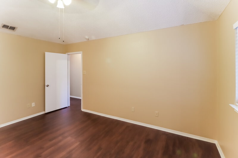 0/Mo, 620 Sandy Trail Fort Worth, TX 76120 Main Bedroom View