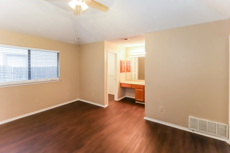 0/Mo, 620 Sandy Trail Fort Worth, TX 76120 Main Bedroom View 2
