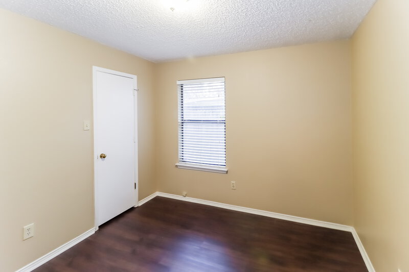 0/Mo, 620 Sandy Trail Fort Worth, TX 76120 Bedroom View