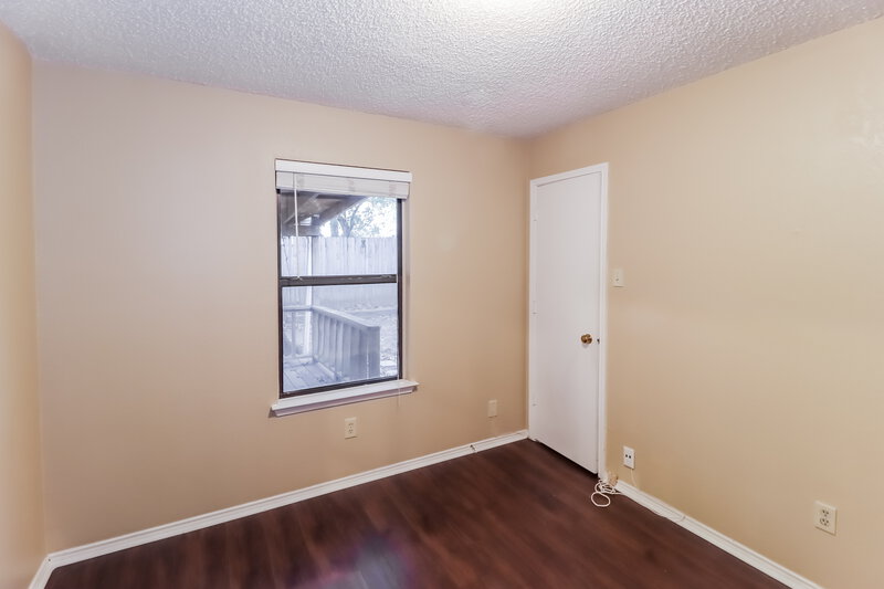 0/Mo, 620 Sandy Trail Fort Worth, TX 76120 Bedroom View 2