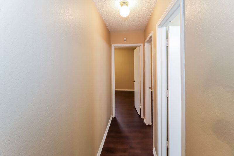 0/Mo, 620 Sandy Trail Fort Worth, TX 76120 Hallway View 2