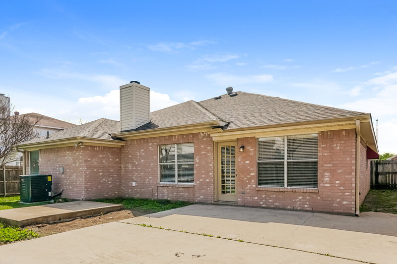 1,955/Mo, 4008 Cypress Gardens Dr Fort Worth, TX 76123 Rear View