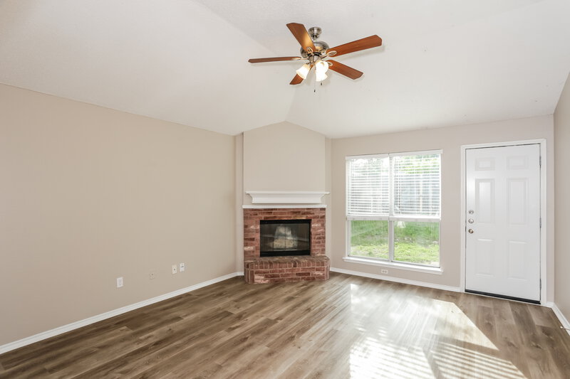 1,700/Mo, 4163 Cypress Gardens Ct Fort Worth, TX 76123 Living Room View