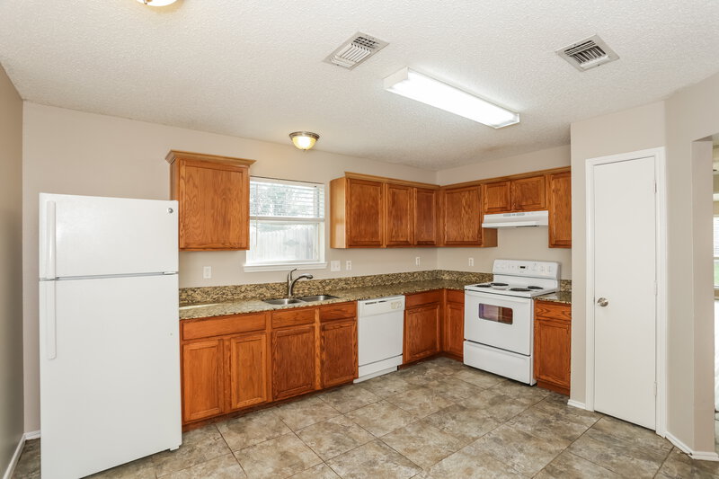 1,700/Mo, 4163 Cypress Gardens Ct Fort Worth, TX 76123 Kitchen View 2