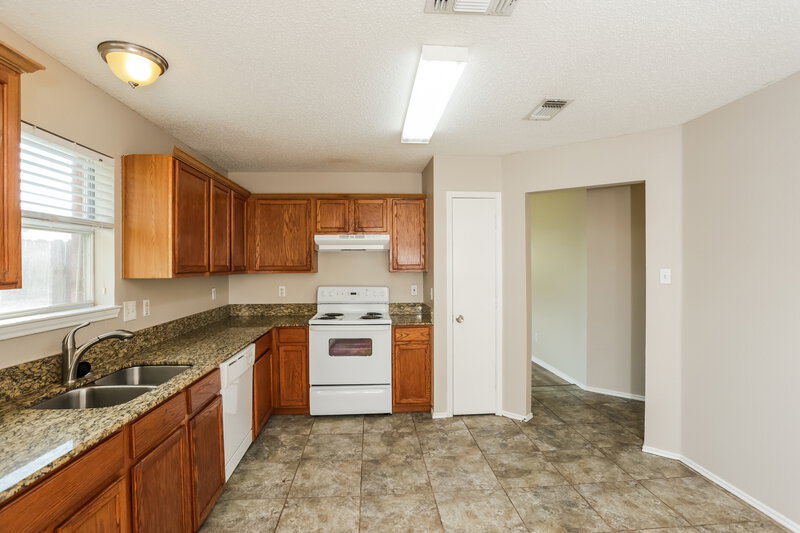 1,700/Mo, 4163 Cypress Gardens Ct Fort Worth, TX 76123 Kitchen View 3