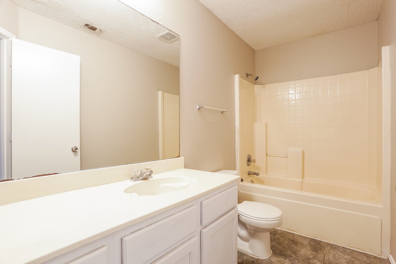 1,700/Mo, 4163 Cypress Gardens Ct Fort Worth, TX 76123 Bathroom View