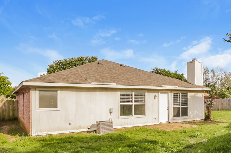 1,700/Mo, 4163 Cypress Gardens Ct Fort Worth, TX 76123 Rear View