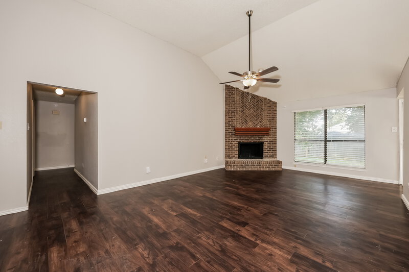 2,100/Mo, 3309 Creekwood Ln Fort Worth, TX 76123 Living Room View