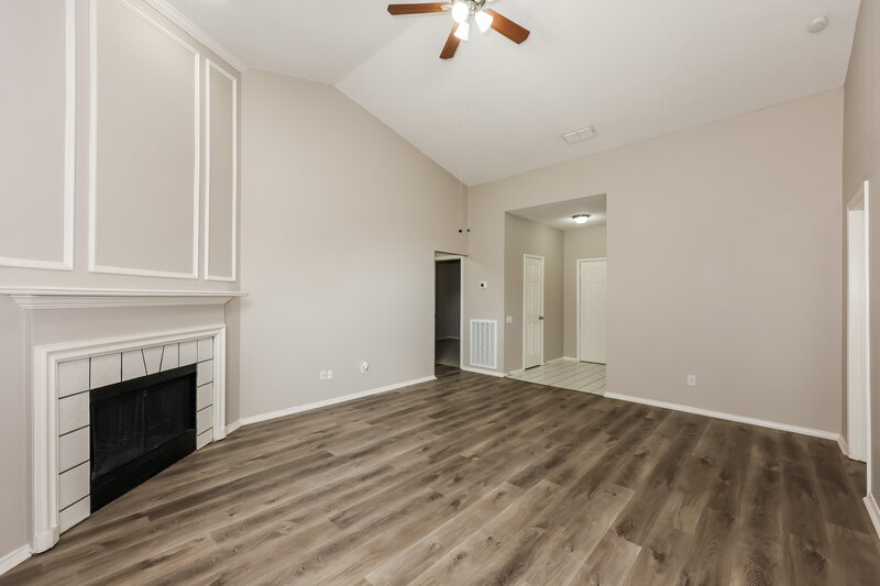 1,950/Mo, 2517 Country Creek Ln Fort Worth, TX 76123 Living Room View