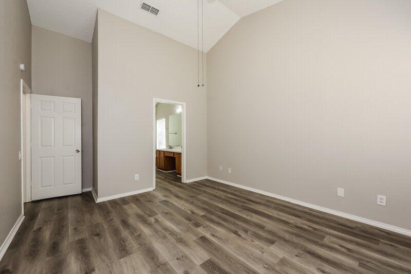 1,950/Mo, 2517 Country Creek Ln Fort Worth, TX 76123 Main Bedroom View 2