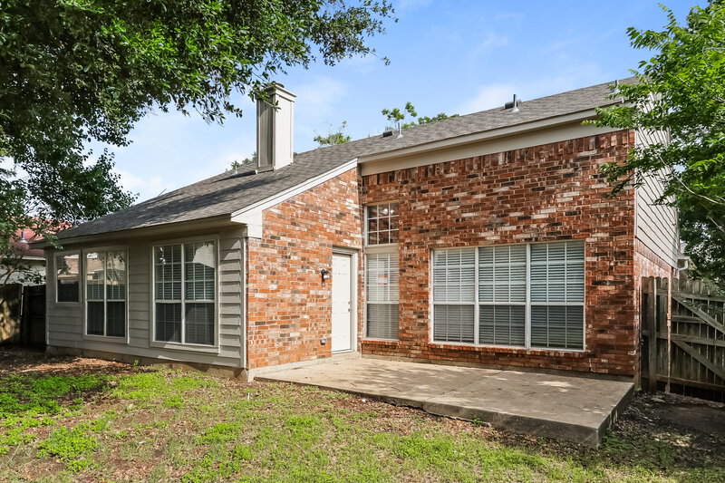 1,950/Mo, 2517 Country Creek Ln Fort Worth, TX 76123 Rear View