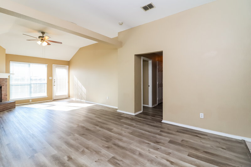 2,025/Mo, 7549 Diamond Springs Trail Fort Worth, TX 76123 Living Room View 4