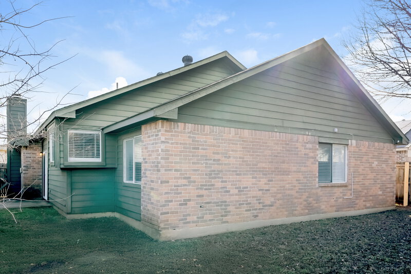 1,865/Mo, 8420 Cloverglen Ln Fort Worth, TX 76123 Rear View