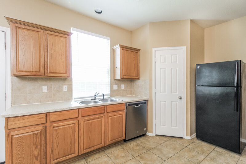 2,615/Mo, 3029 Gettysburg Ln Fort Worth, TX 76123 Kitchen View 2
