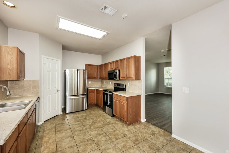 2,225/Mo, 3029 Gettysburg Ln Fort Worth, TX 76123 Kitchen View 2