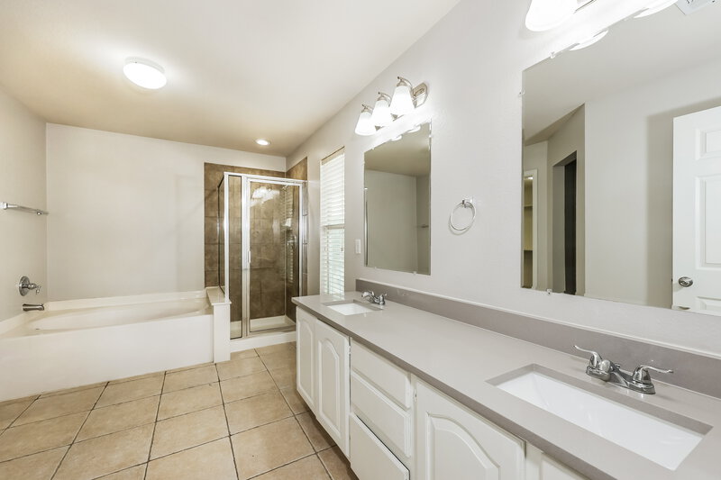 2,225/Mo, 3029 Gettysburg Ln Fort Worth, TX 76123 Main Bathroom View